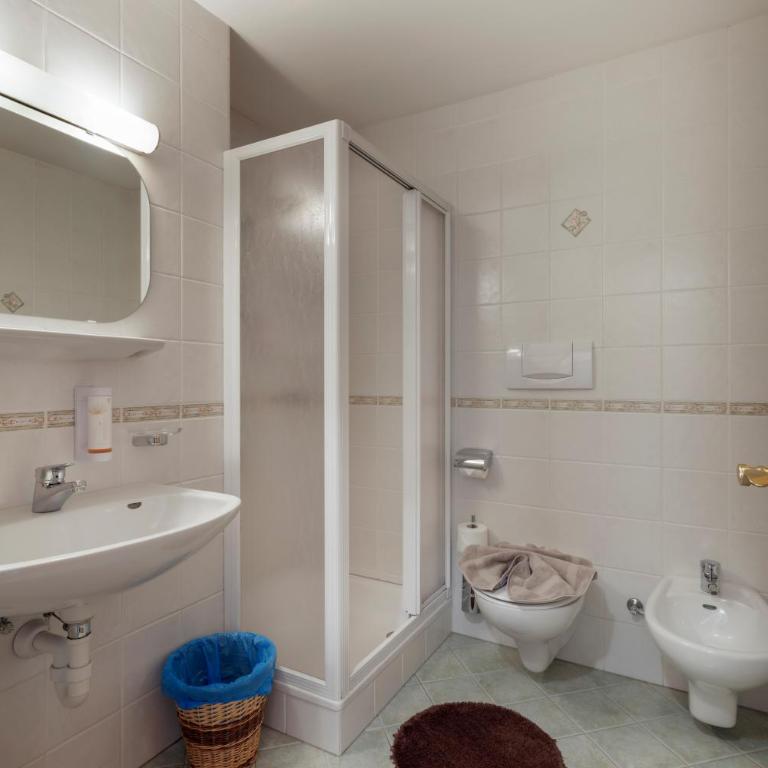 Garni Ziernheld - Double Room with Balcony - 3