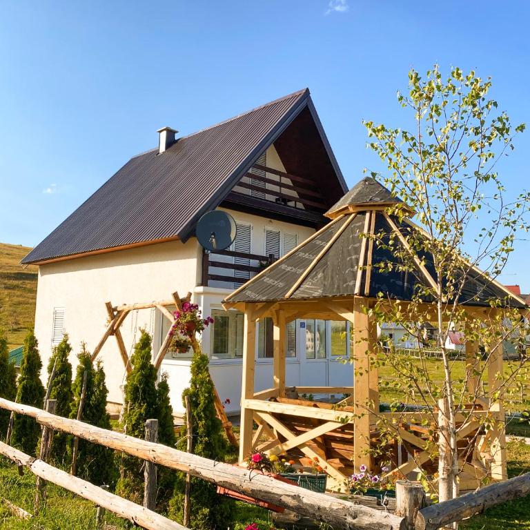 Guest House SARA - Superior Vila - 24