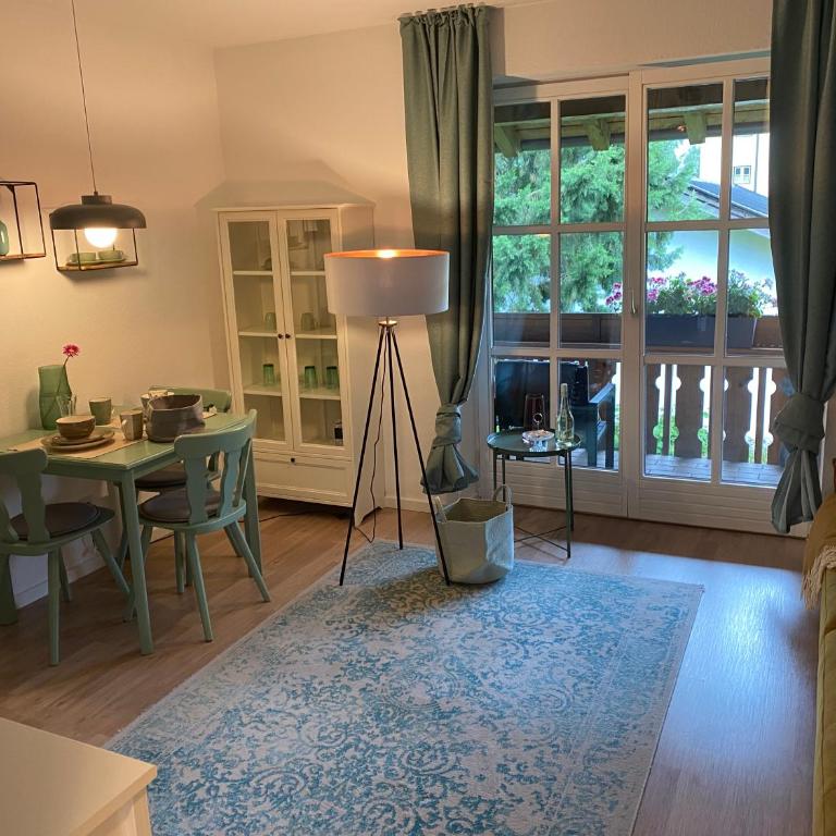 Ferienwohnung Christiane - Steilhofweg / Feuerwehrheimstrasse - Apartment mit Balkon - 3