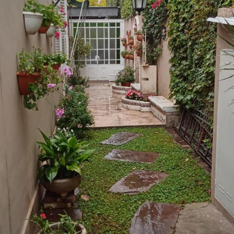Hermoso departamento en pleno centro con patio - One-Bedroom Apartment - 4
