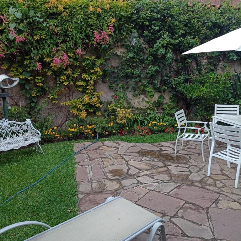 Hermoso departamento en pleno centro con patio - One-Bedroom Apartment - 5