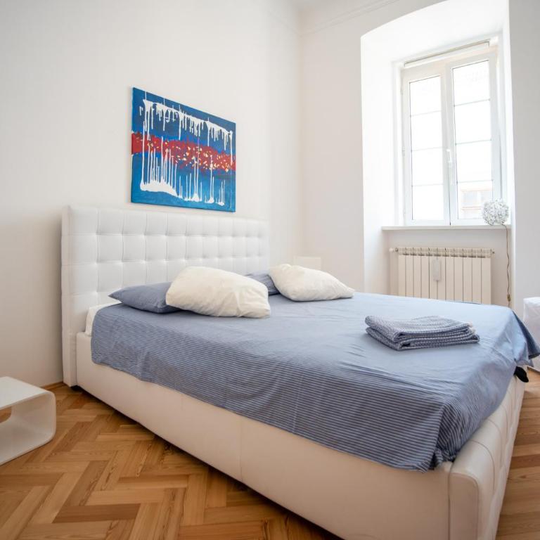 Art & History - NEW - Modern Classic Apartment - Two-Bedroom Apartment - 7