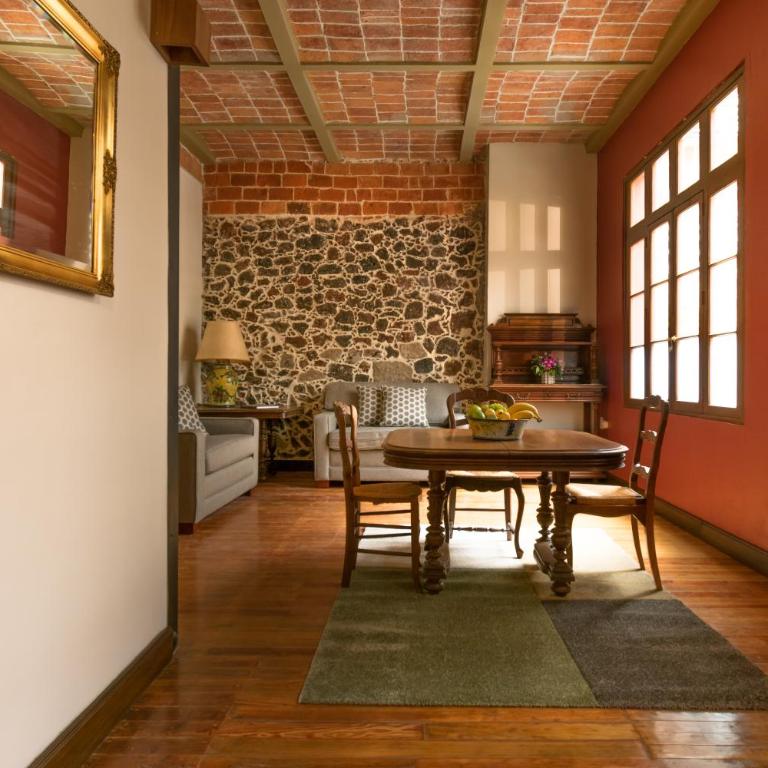 CASA SAUTO 2 suites in Downtown - Three-Bedroom Suite - 10