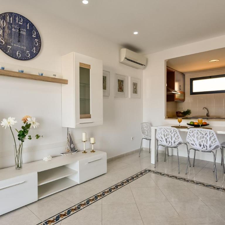 212 Relax Sea Views - Alicante Holiday - Apartment with Sea View - 19