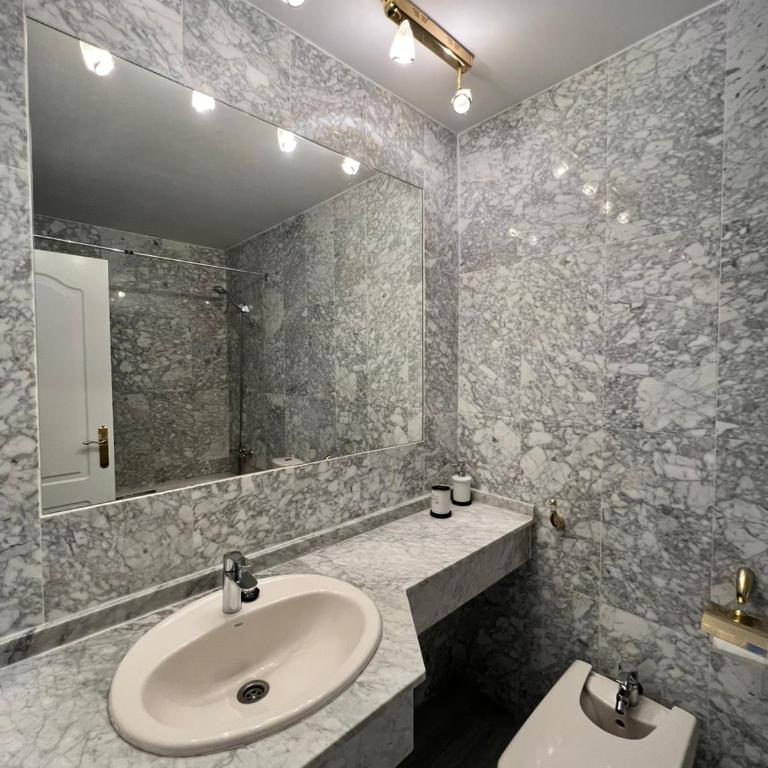 Puerto Banus Medina Garden - Three-Bedroom Apartment - 8