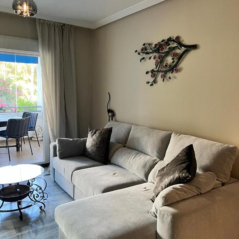 Puerto Banus Medina Garden - Three-Bedroom Apartment - 9