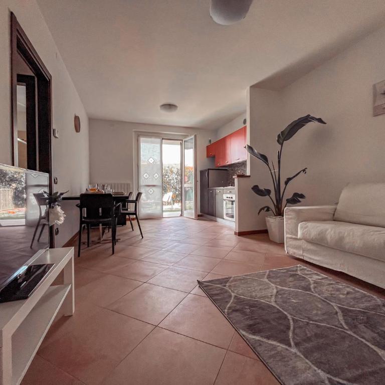 Appartamento Incantevole a 100metri dal mare e accanto alla Pista Ciclabile - Appartamento Deluxe con 1 Camera da Letto e Vista Giardino - 7