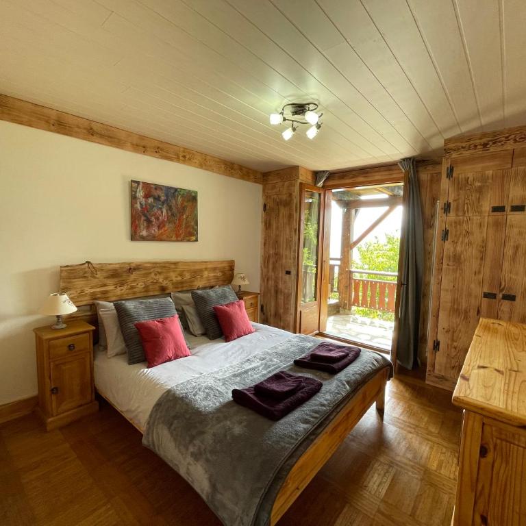 Chalet Le Doux Si, Large Self-Contained Apartment, 2km from Doucy-Combelouvière and close to Valmorel - Appartamento con 2 Camere da Letto - 10