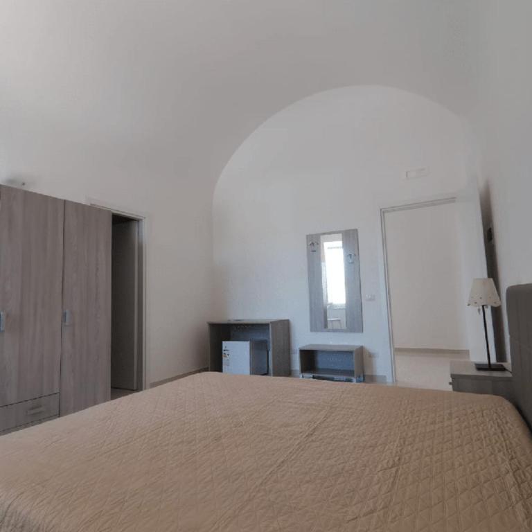 Antica Masseria Malvezzi - Camera Matrimoniale con Bagno Privato - 1