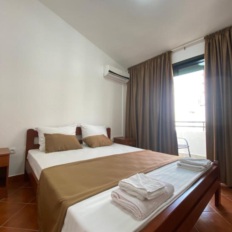 DeLux Apartmani - Double Room with Balcony - 2