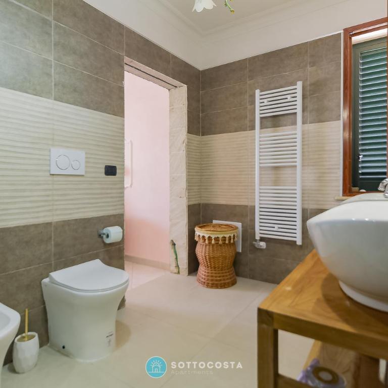 Dolce Aurora - Double Room with Private Bathroom - 17