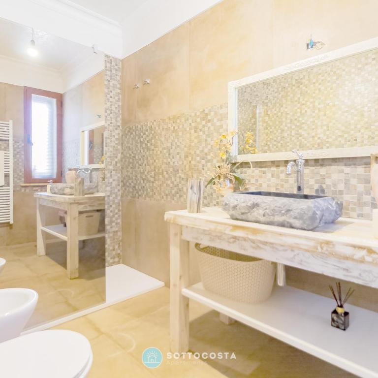 Dolce Aurora - Double Room with Private Bathroom - 13