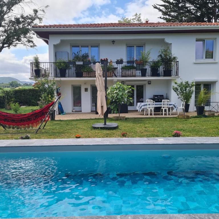 Appartement avec cuisine et grande piscine chauffée - Appartement 1 Chambre - 2