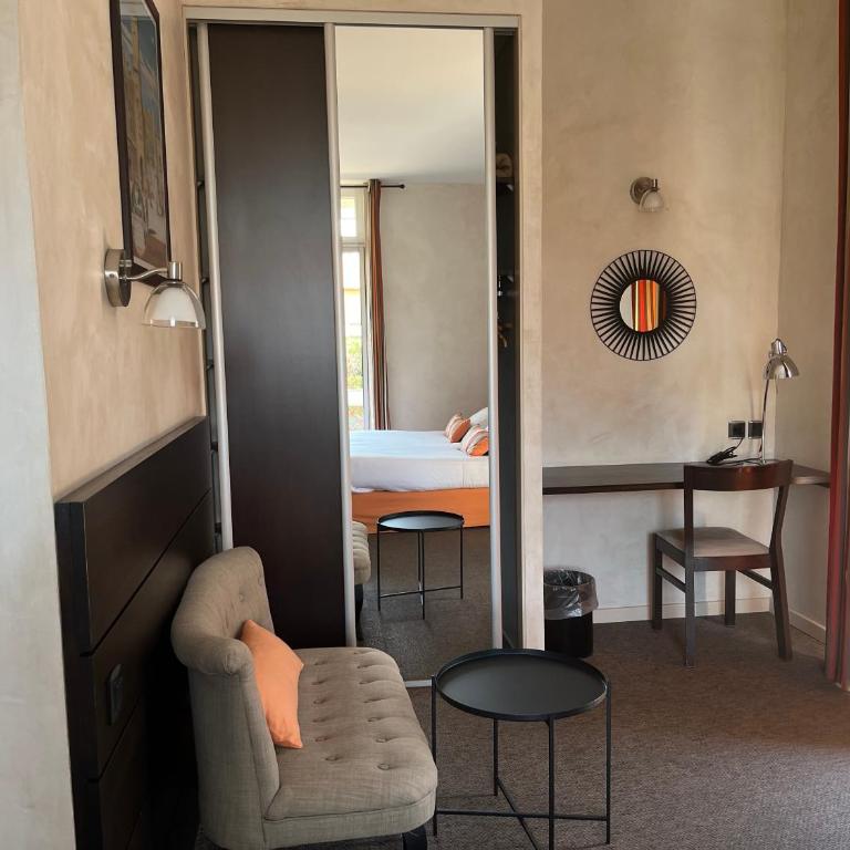 Logis Hôtel Synaya - Chambre Double Deluxe avec Terrasse - 7
