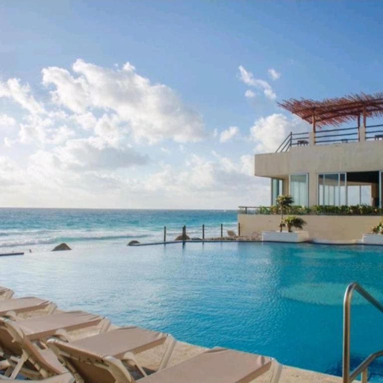 Cancun Plaza Condo Ocean front - One-Bedroom Apartment - 42
