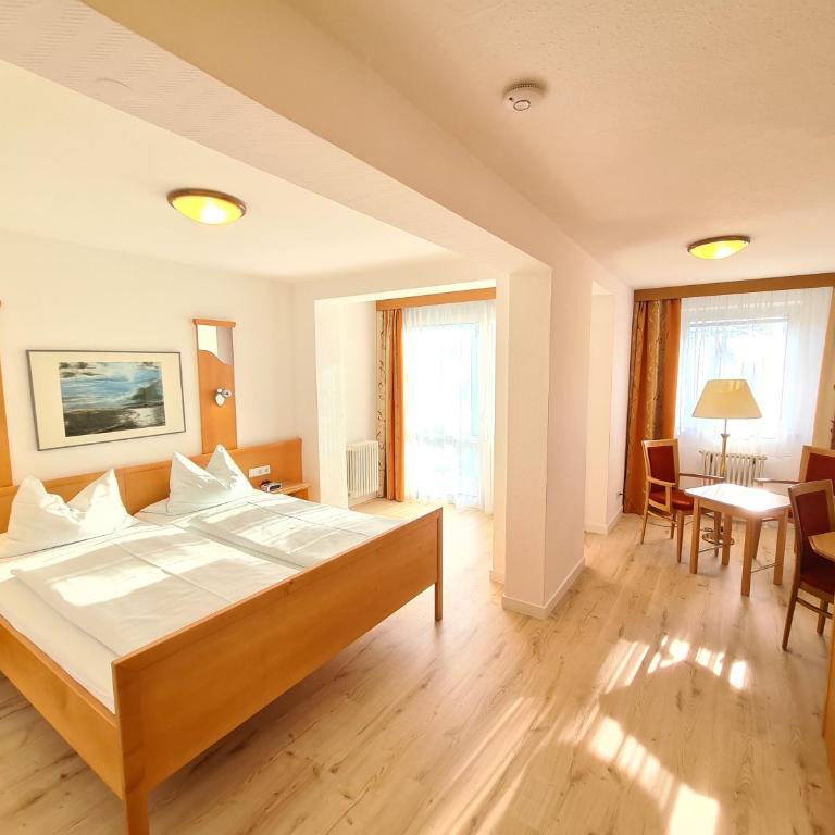 Thermenhotel Tannenhof - Ihr Wohlfühl-Hotel - Comfort Double Room with Shower - 5