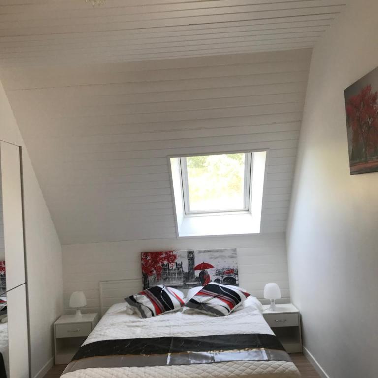 Superbe maison standing, 14 personnes, confort et grands volumes, jardin 2000m, parkings, wifi - Maison 5 Chambres - 60