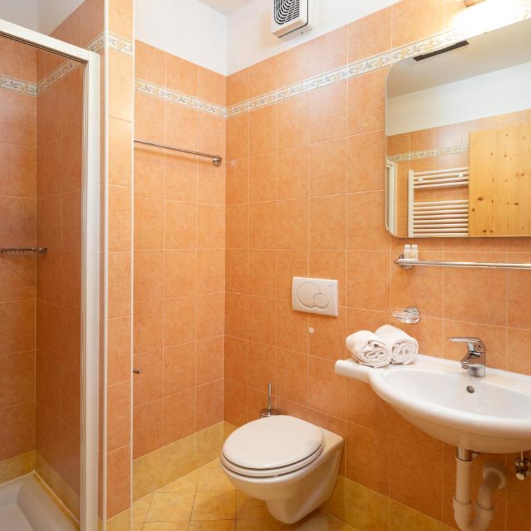 Hotel Sciatori - Camera Familiare (2 Adulti + 2 Bambini) - 4
