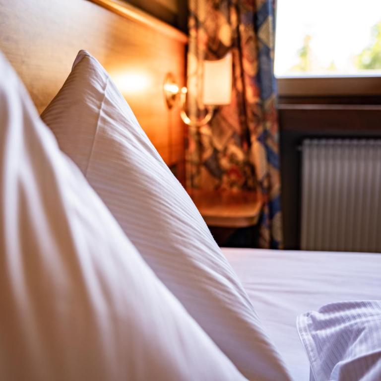 PanoramaHotel Penegal - Zimmer mit Queensize-Bett - 4