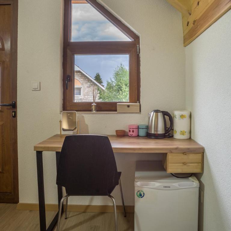 Monte Pino Lux Apartments - Small Double Room - 9