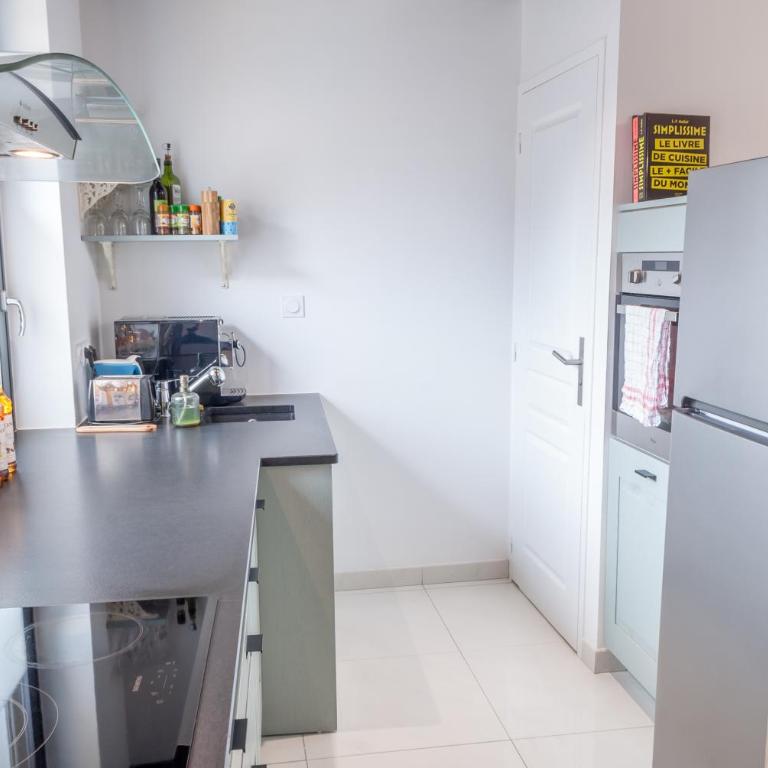 Maison avec terrasse plein sud à 7 min de la gare - Casa de 2 dormitorios - 9