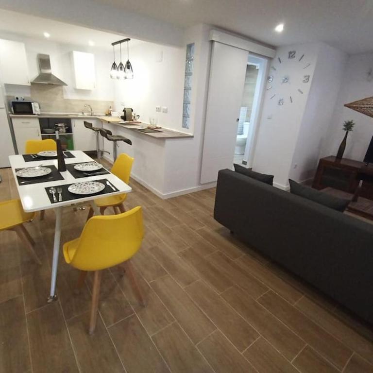 VILLA FALCONERA APARTAMENTS, GANDIA a las faldas de la montaña RELAX & PETS - Apartamento de 1 dormitorio - 76