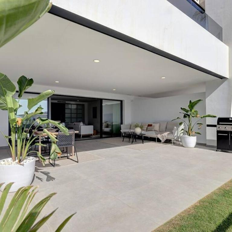 Brand New, Elegant Ground Floor Two Bed Apartment - Apartamento de 2 dormitorios - 3