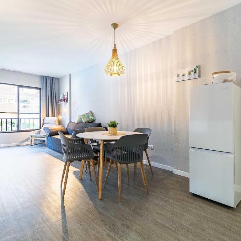 76-Lovely Beach Front Apartment in Fuengirola - Apartamento de 1 dormitorio - 9