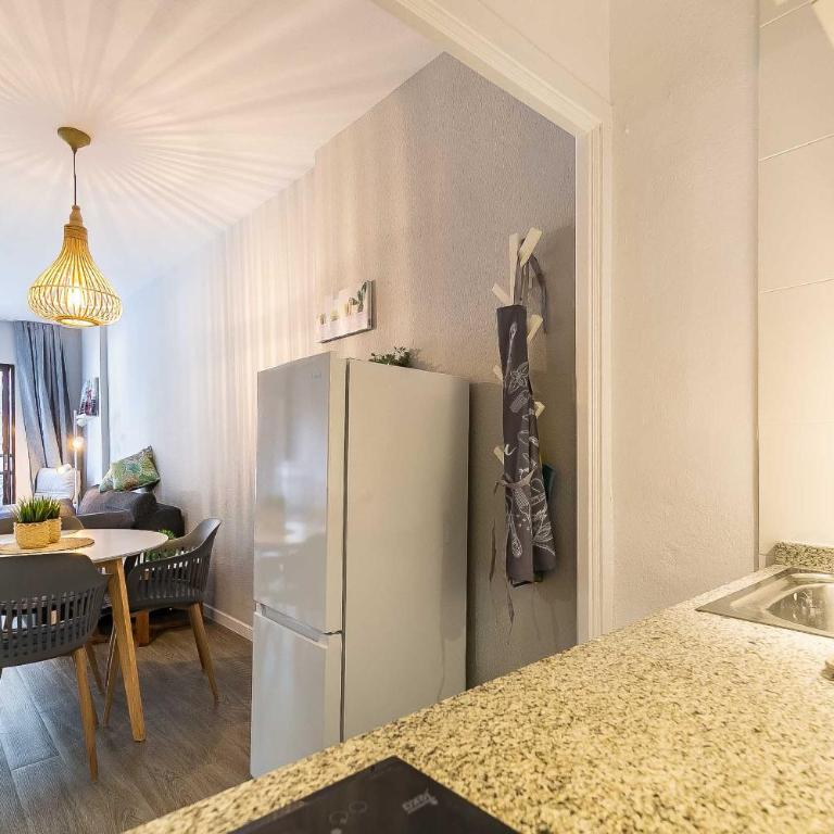 76-Lovely Beach Front Apartment in Fuengirola - Apartamento de 1 dormitorio - 13