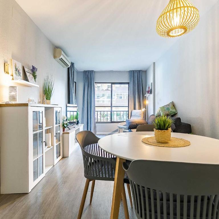 76-Lovely Beach Front Apartment in Fuengirola - Apartamento de 1 dormitorio - 18