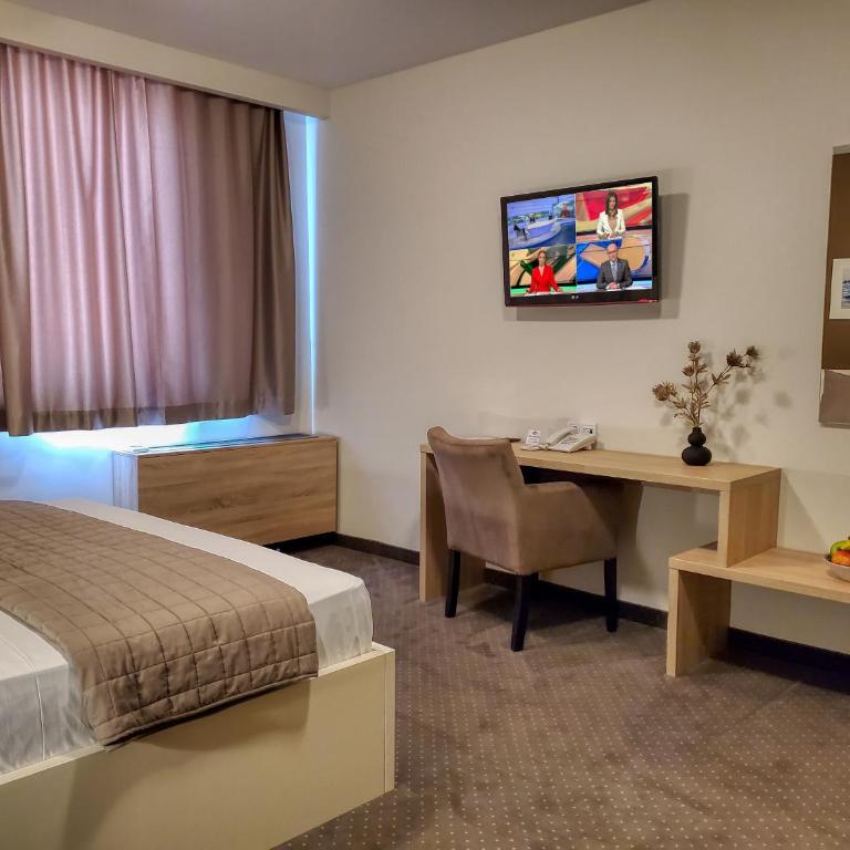 Hotel Argentum - Deluxe Double or Twin Room - 9