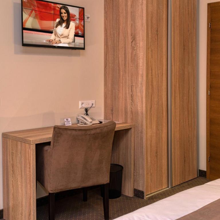Hotel Argentum - Deluxe Double Room with Extra Bed - 6