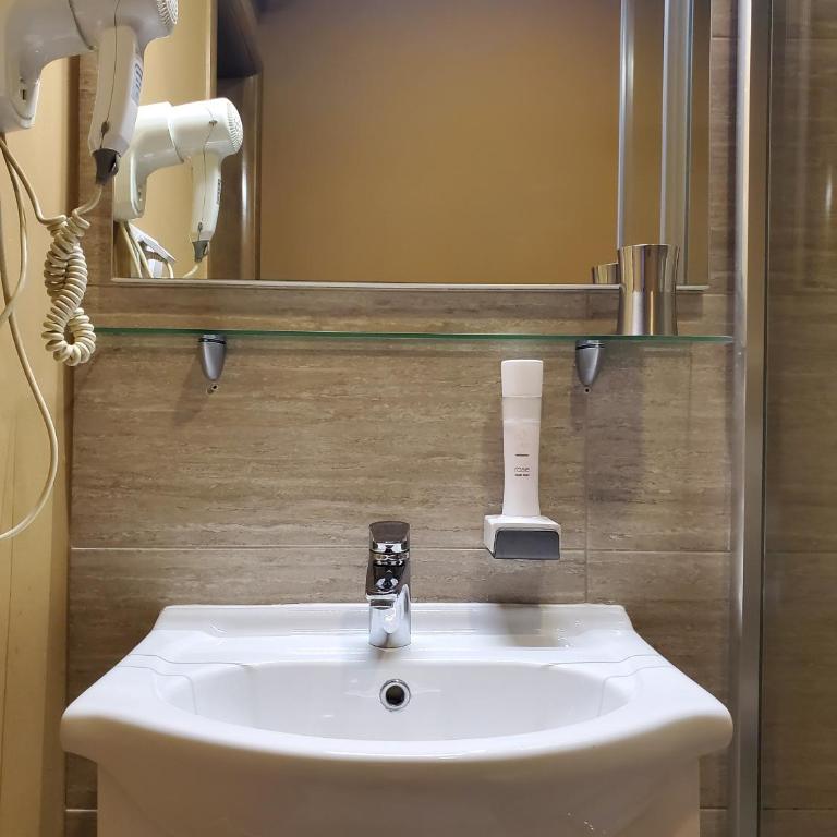 Hotel Argentum - Twin Room with Extra Bed - 9