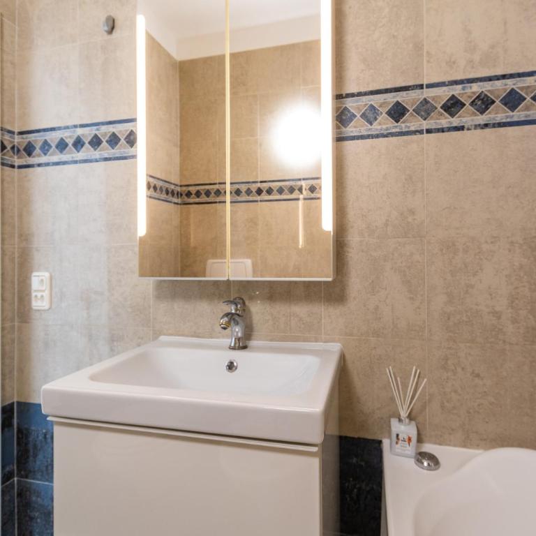 Belvedere Apartment Walking Distance from Train Station - Appartamento con 1 Camera da Letto - 35