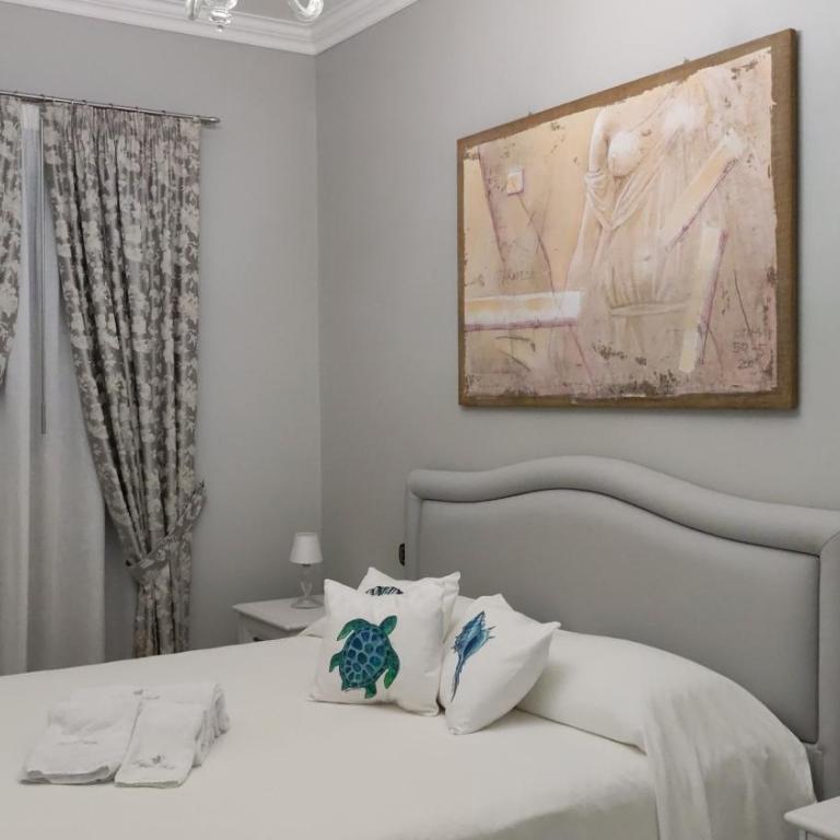 Lipari Suite B&B - Camera Familiare con Vista Interna - 12
