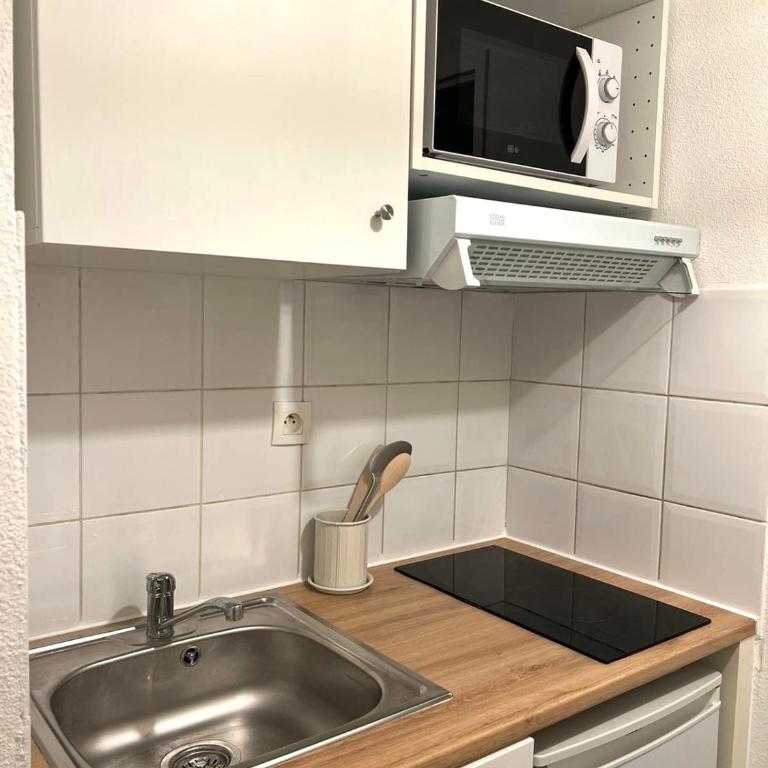 Studio lumineux 25m2 , 2min métro Compans, Wifi Fibre et entrée autonome - Apartment mit 1 Schlafzimmer - 9
