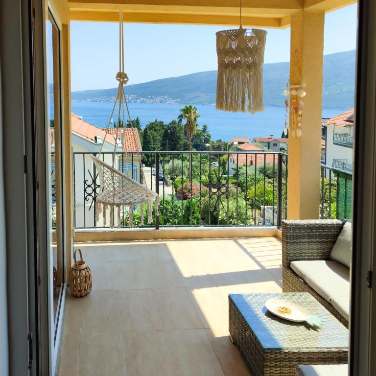 Stanislava Seaview Residence - One-Bedroom Apartment - 3