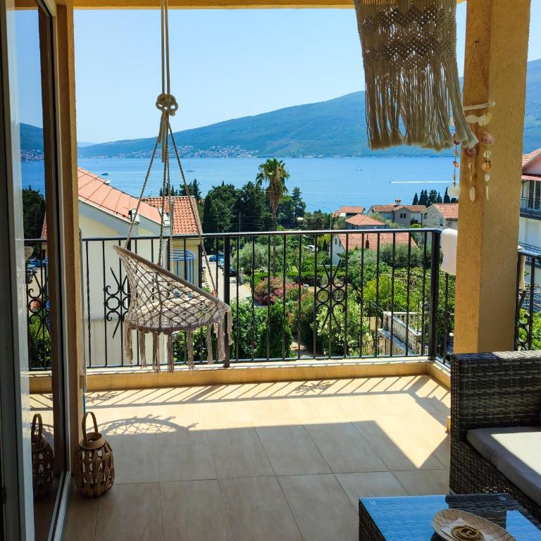 Stanislava Seaview Residence - One-Bedroom Apartment - 2
