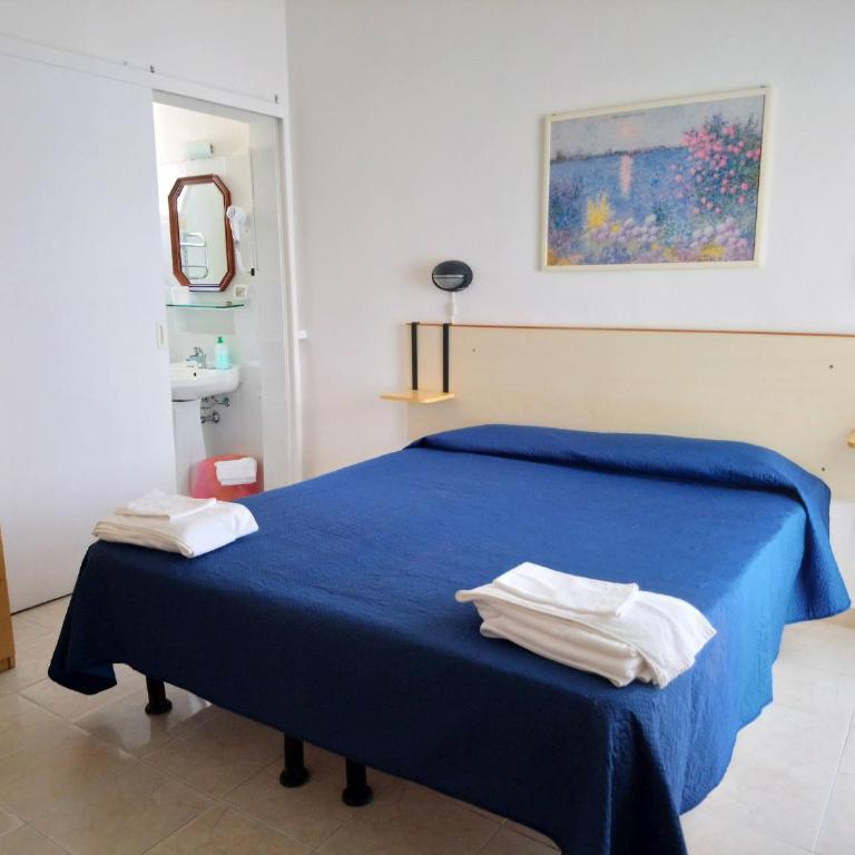 Albergo casa del turista - Camera Matrimoniale con Bagno Privato - 1