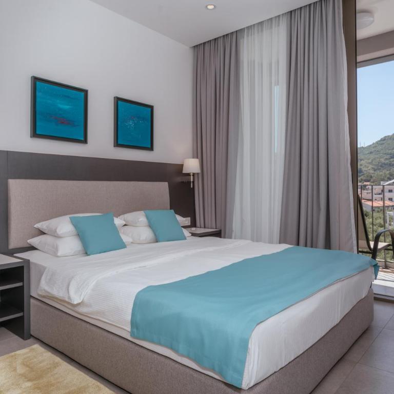 Hotel Eleven - Double Room with Balcony - 1