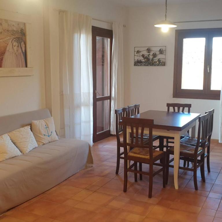 Capo Figari 15, Appartamento spazioso nel centro di Golfo Aranci con terrazza, Wi-Fi, parcheggio gratuito - Appartamento con 2 Camere da Letto - 2