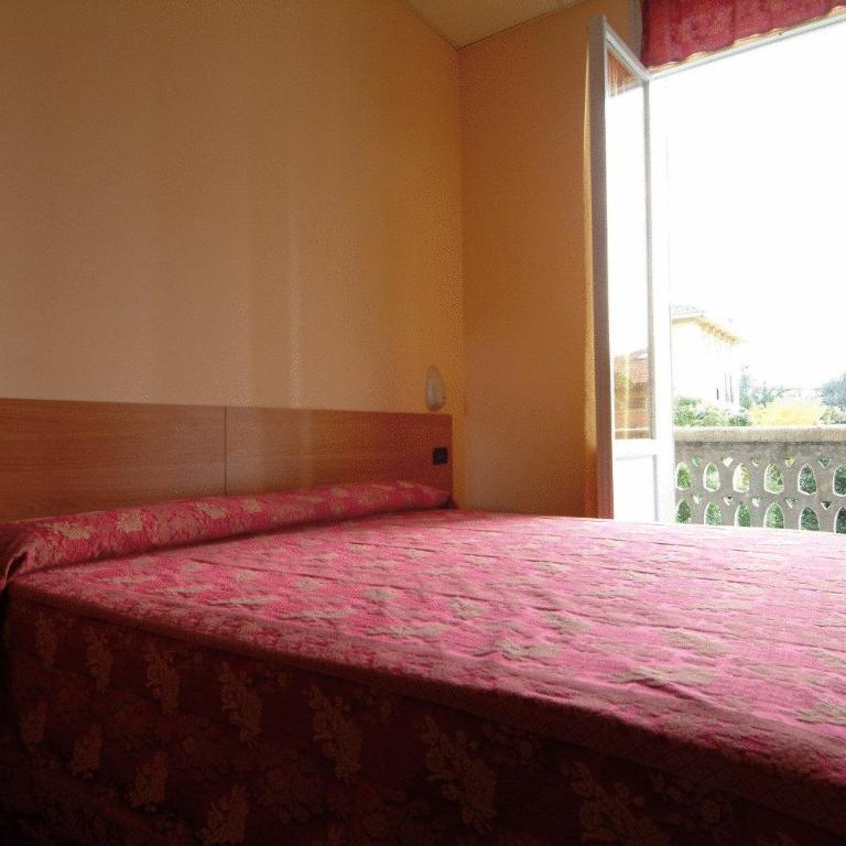 Hotel San Geminiano - Camera Familiare (5 Adulti) - 10