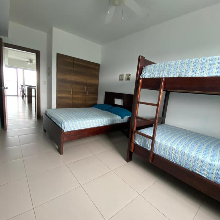 Departamentos frente al mar en Resort Playa Azul-Tonsupa - Apartamento con vistas al mar - 11