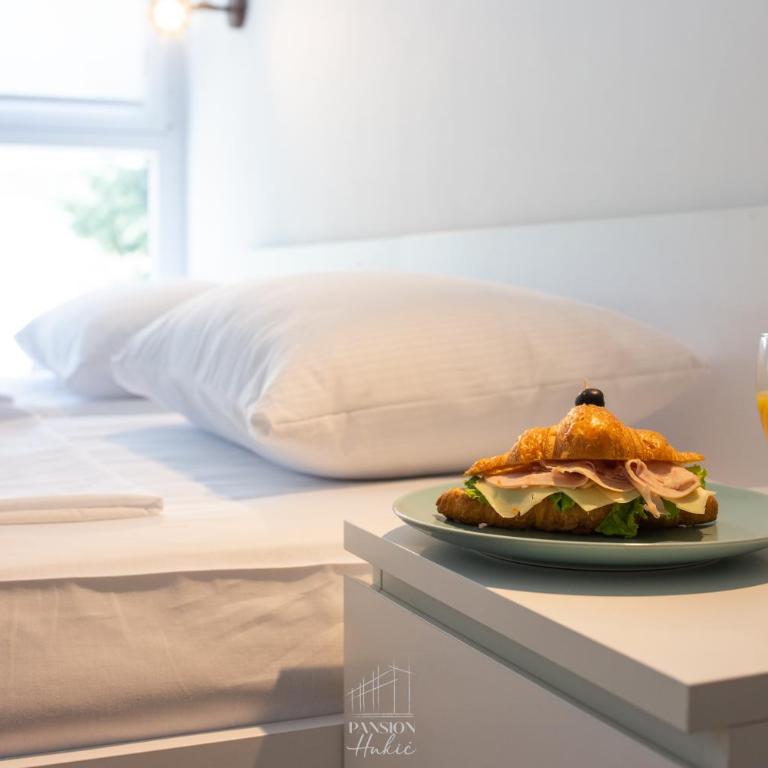Pansion Hukić B&B - Deluks Dvokrevetna Soba sa Bračnim Krevetom/Zasebnim Krevetima - 10