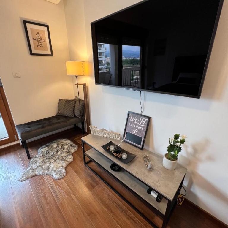 White Homes 16 - Master Quart - Studio Apartment with Balcony - 4