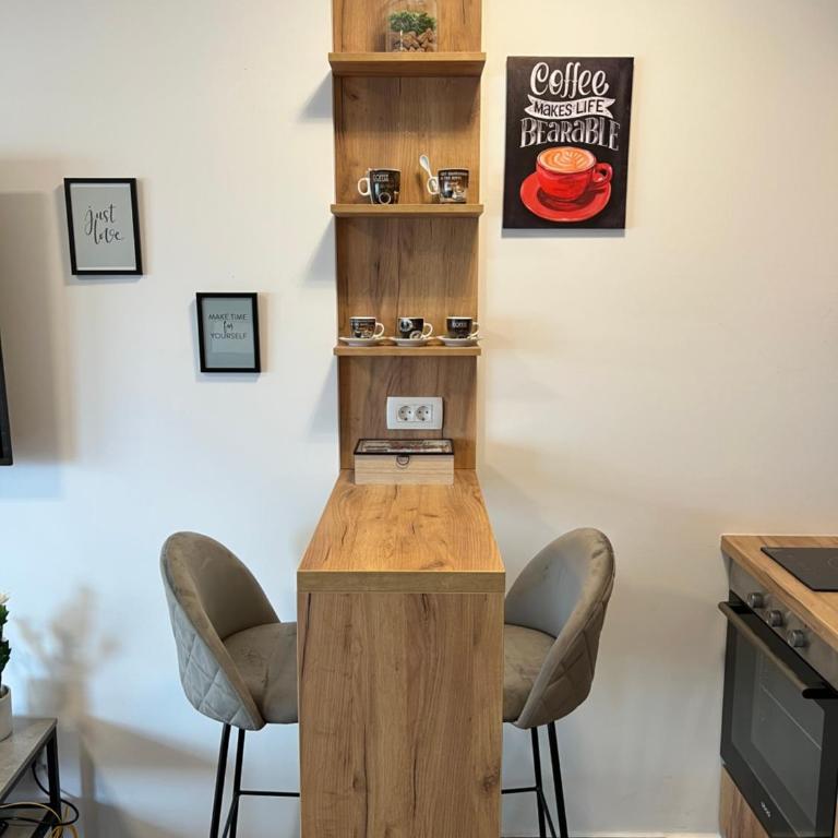 White Homes 16 - Master Quart - Studio Apartment with Balcony - 11