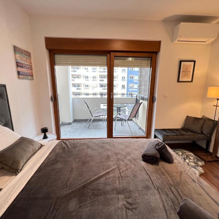 White Homes 16 - Master Quart - Studio Apartment with Balcony - 12