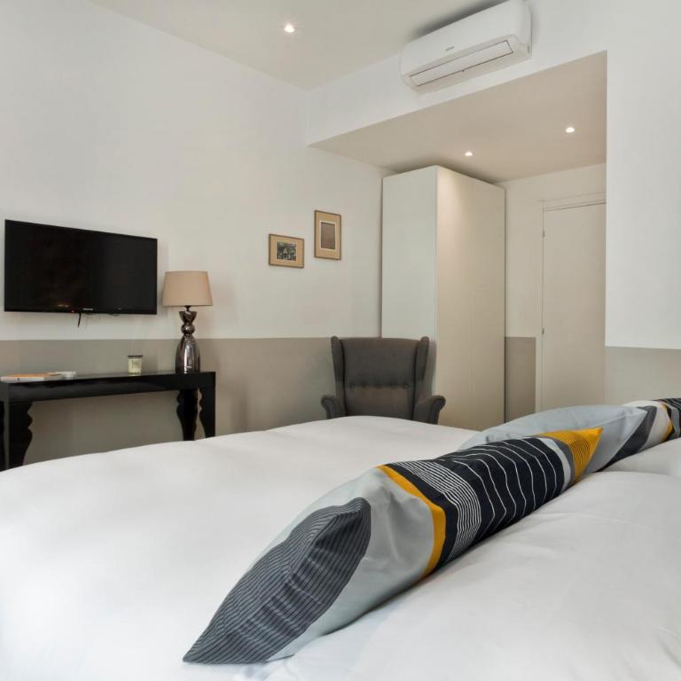 Aeterna Rooms Collection GuestHouse - Camera Matrimoniale Standard - 9