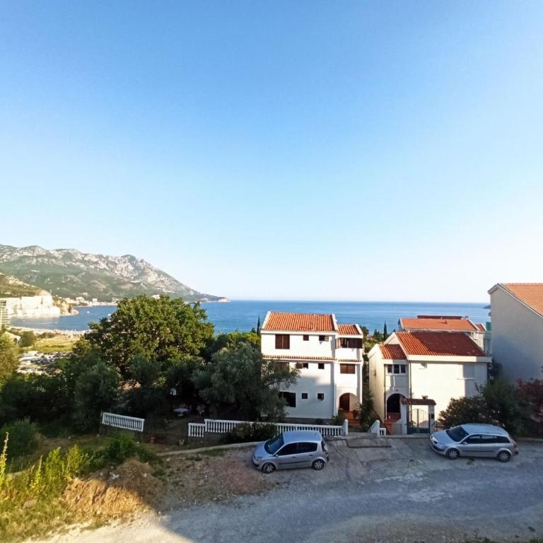Two-bedroom apartment with parking and sea view - Two-Bedroom Apartment with Balcony and Sea View - 23