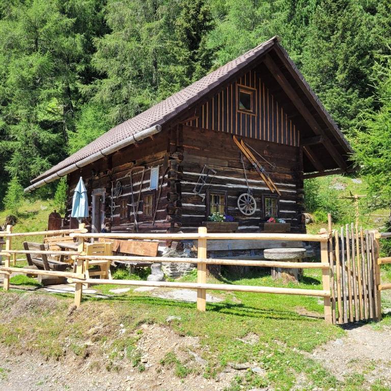 Bergheim Schmidt Ski-In Ski-Out Appartements Almhütten im Wald - Chalet mit 2 Schlafzimmern - 4